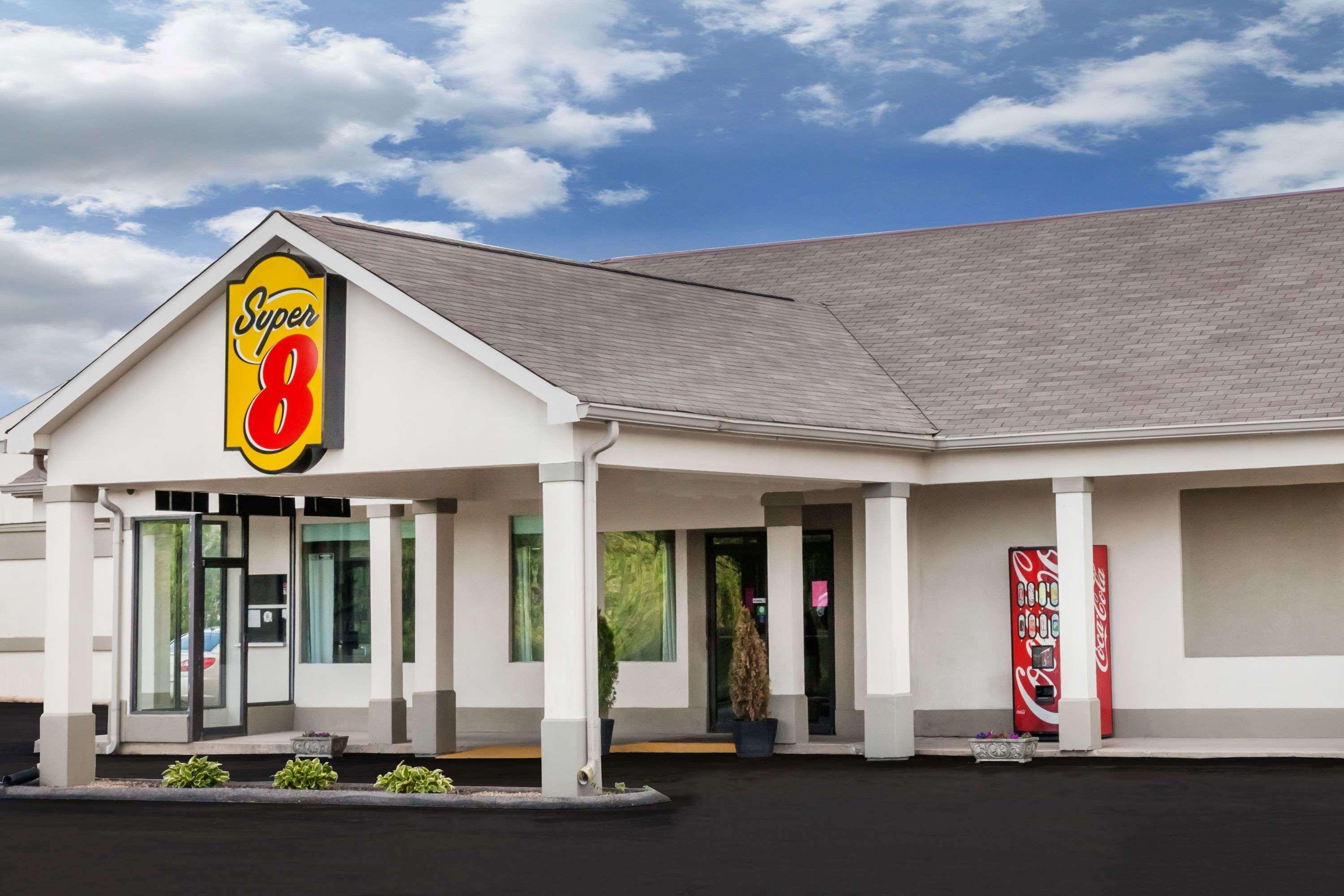Super 8 By Wyndham Monteagle Tn Motel Exterior photo
